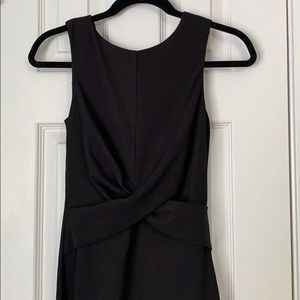 Modern Citizen Front-cross “Little black dress”